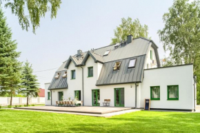 Tucholska 3